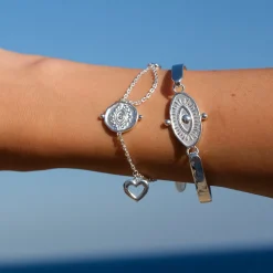 Heartfelt Glance Bracelet